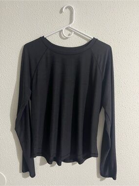 Old Navy Black Long-Sleeve Dry fit active Top
